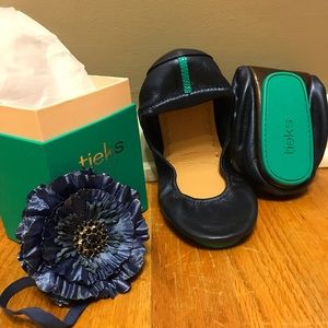 Brand New Sapphire Blue Tieks size 8